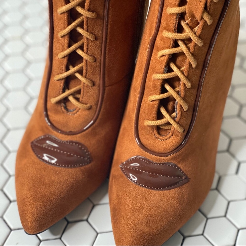 🐪Camel Vintage type lace Up Booties